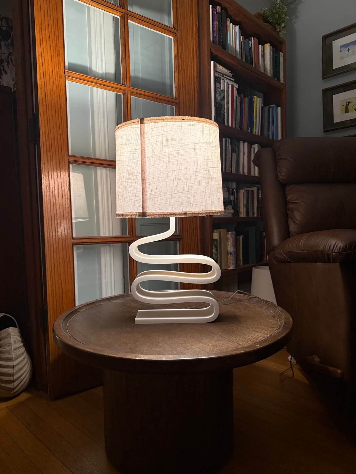 3D printed squiggle lamp